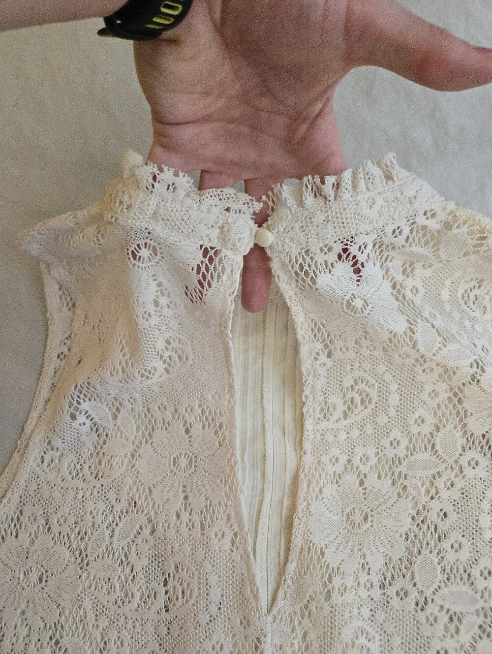 Kimchi Blue Urban Outfitters Cream Floral Lace High-Neck Tank Top Victorian EB4 - Picture 9 of 9
